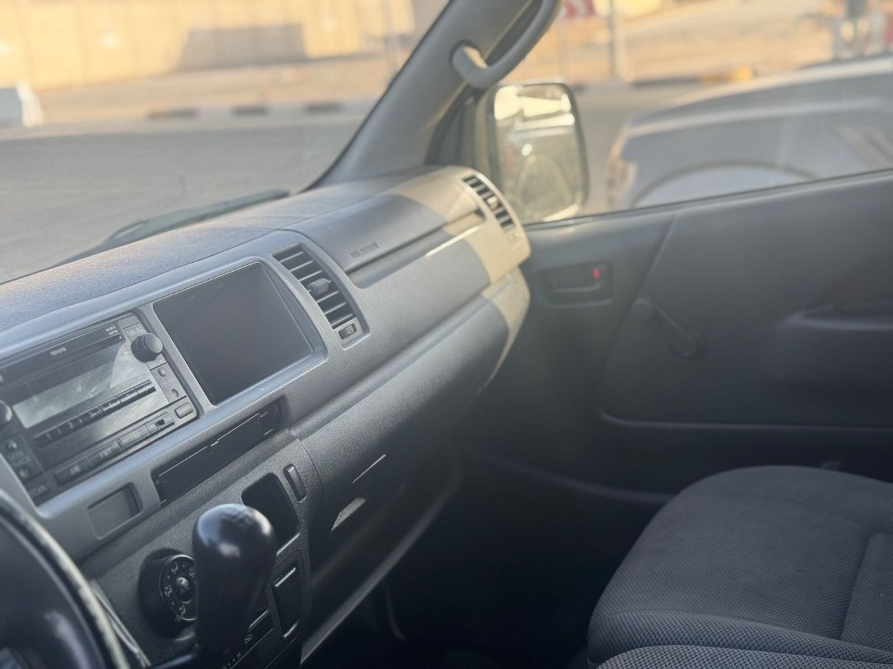 Toyota Hiace GLS - High Roof 2.7L Double Airbags