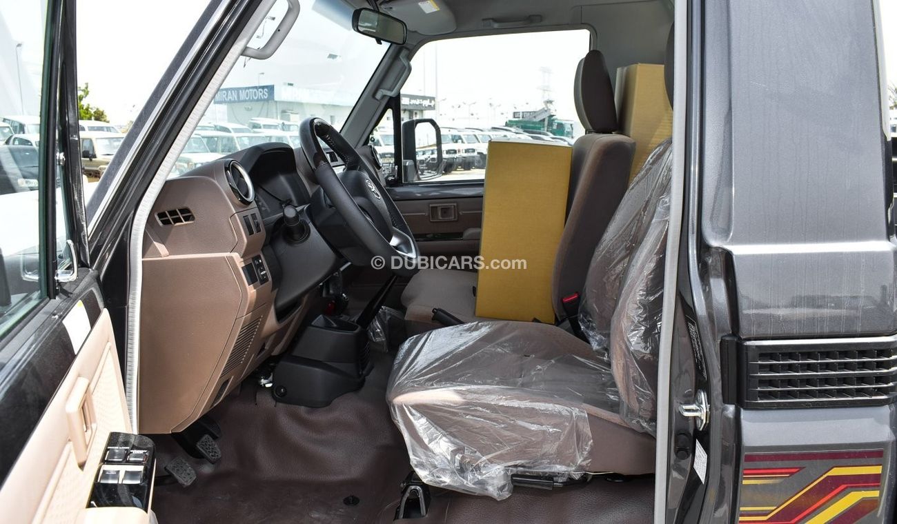 Toyota Land Cruiser Pick Up 4.0L V6 Petrol Single Cabin  M/T