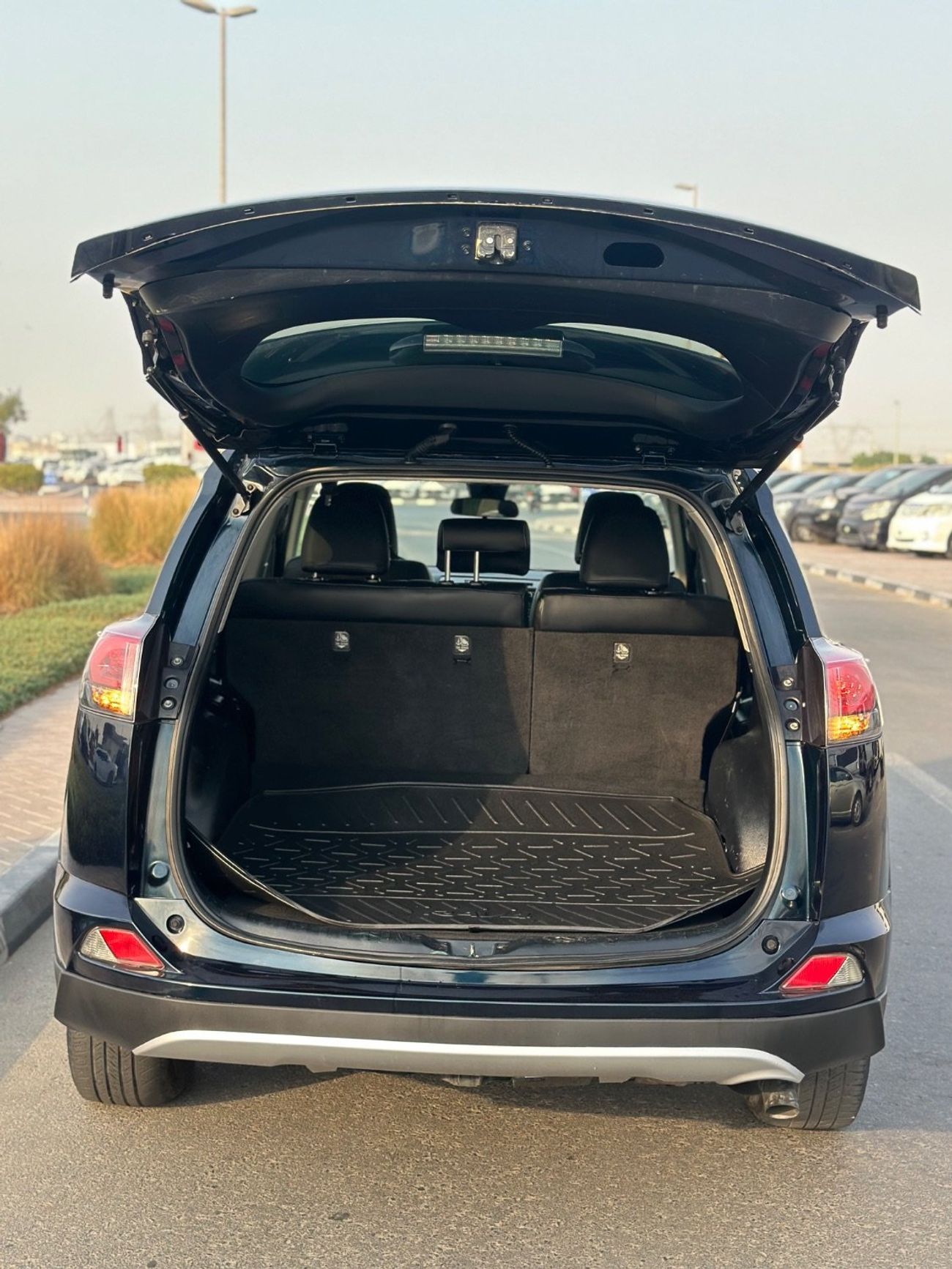 Toyota RAV4 XLE 2.5L