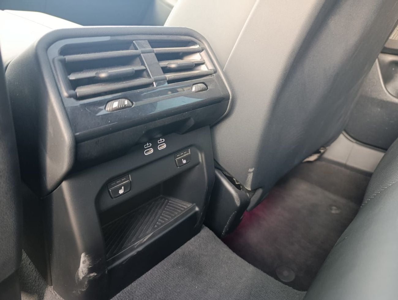 بي أم دبليو 520i BMW 520 i 2024 3.0