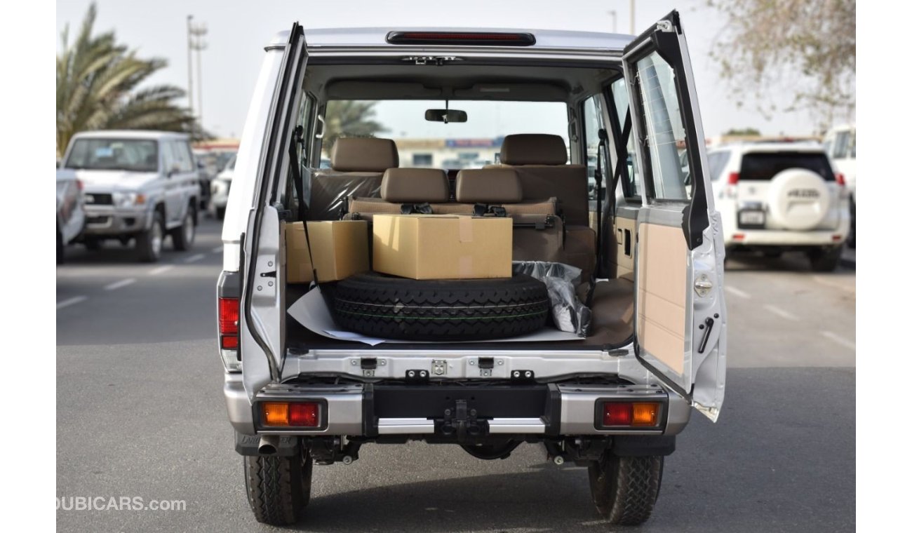 تويوتا لاند كروزر 70 Toyota Land Cruiser Hard Top LC71 with Winch, Fog lamps