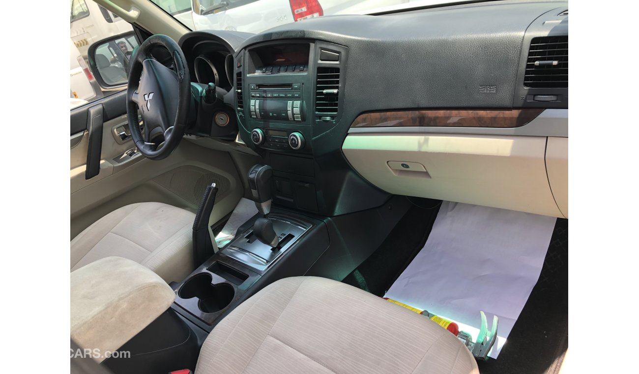 ميتسوبيشي باجيرو Mitsubishi Pajero Gls,Model:2010. Excellent condition