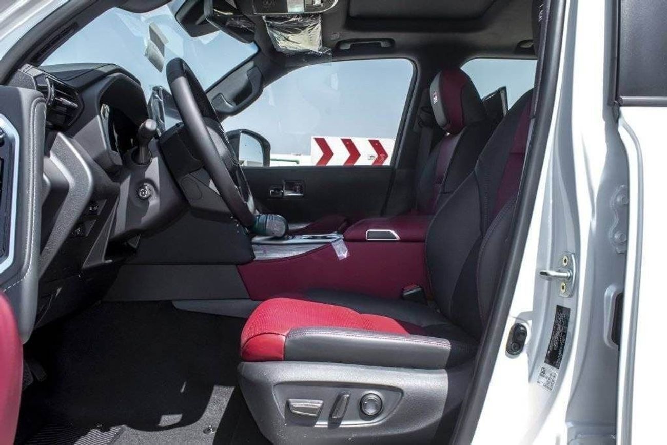 تويوتا لاند كروزر 2025 Toyota Land Cruiser GR-S 3.5L Petrol Twin Turbo AT (White-Red)