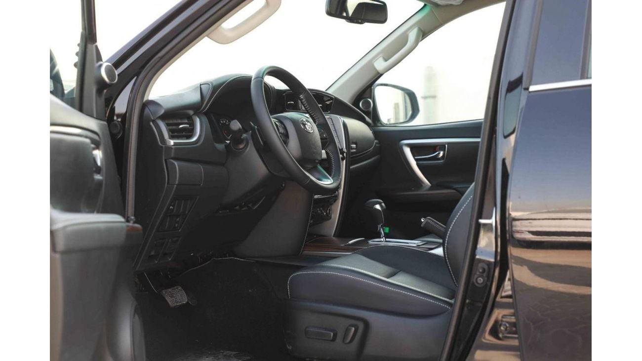 تويوتا فورتونر تويوتا فورتشنر 2024 4.0 4X4 HI Adventure - أسود من الداخل أسود | للتصدير فقط