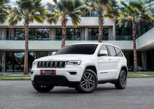 جيب جراند شيروكي Grand Cherokee LAREDO | 1,655 P.M | 0% Downpayment | Low KM | Warranty | Pristine!