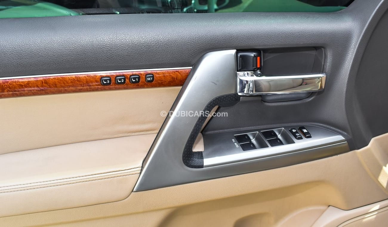 Toyota Land Cruiser VXR 5.7 V8