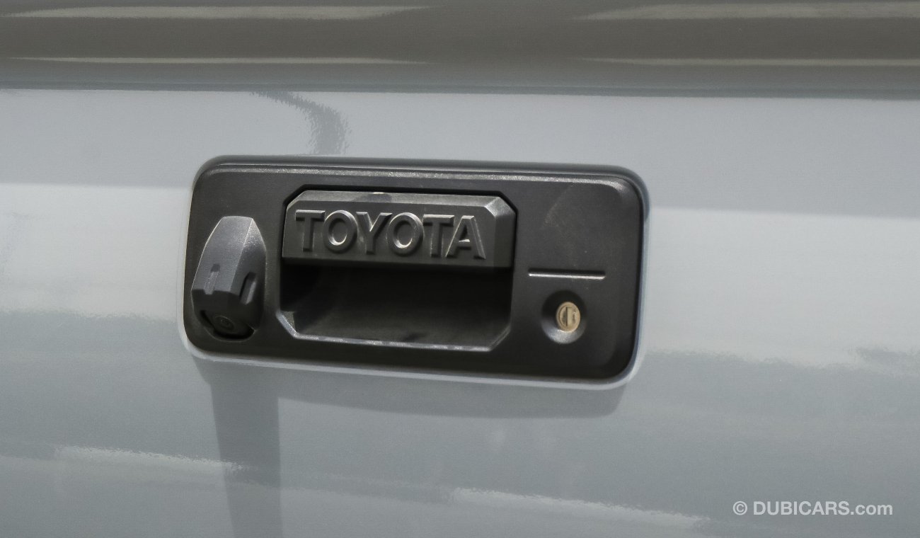 Toyota Tundra DBL 5.7L V8 SR5