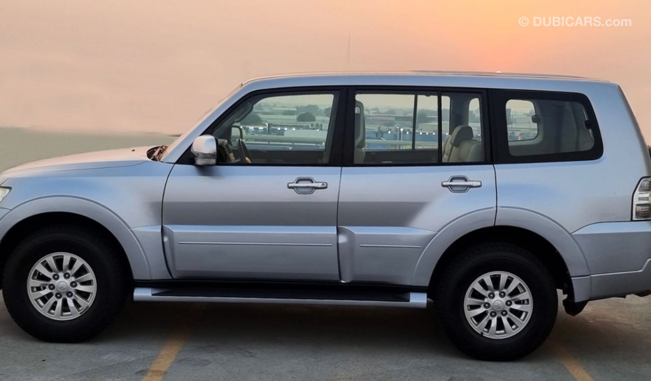 Mitsubishi Pajero 2012-GCC-EXCELLENT CONDITION