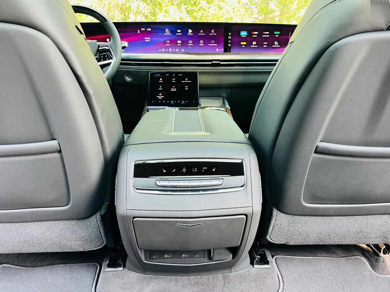 Cadillac Escalade Premium Luxury Platinum 6.2L 4WD