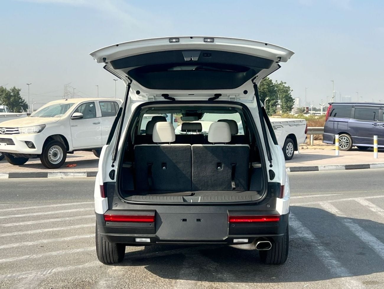 هيونداي سانتا في  2025 Hyundai Santa Fe New Shape 2.5L V4 - Leather seat - Auto Trunk - 7 Seater - 12000