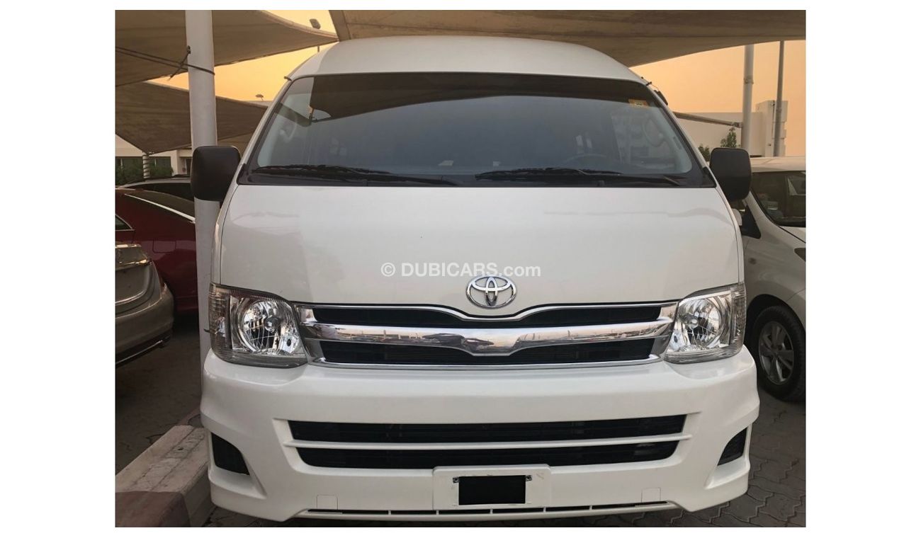 Toyota Hiace Toyota Hiace Highroof Bus 15 seater, A/T, model:2012. Free of accident.only done 2300 km