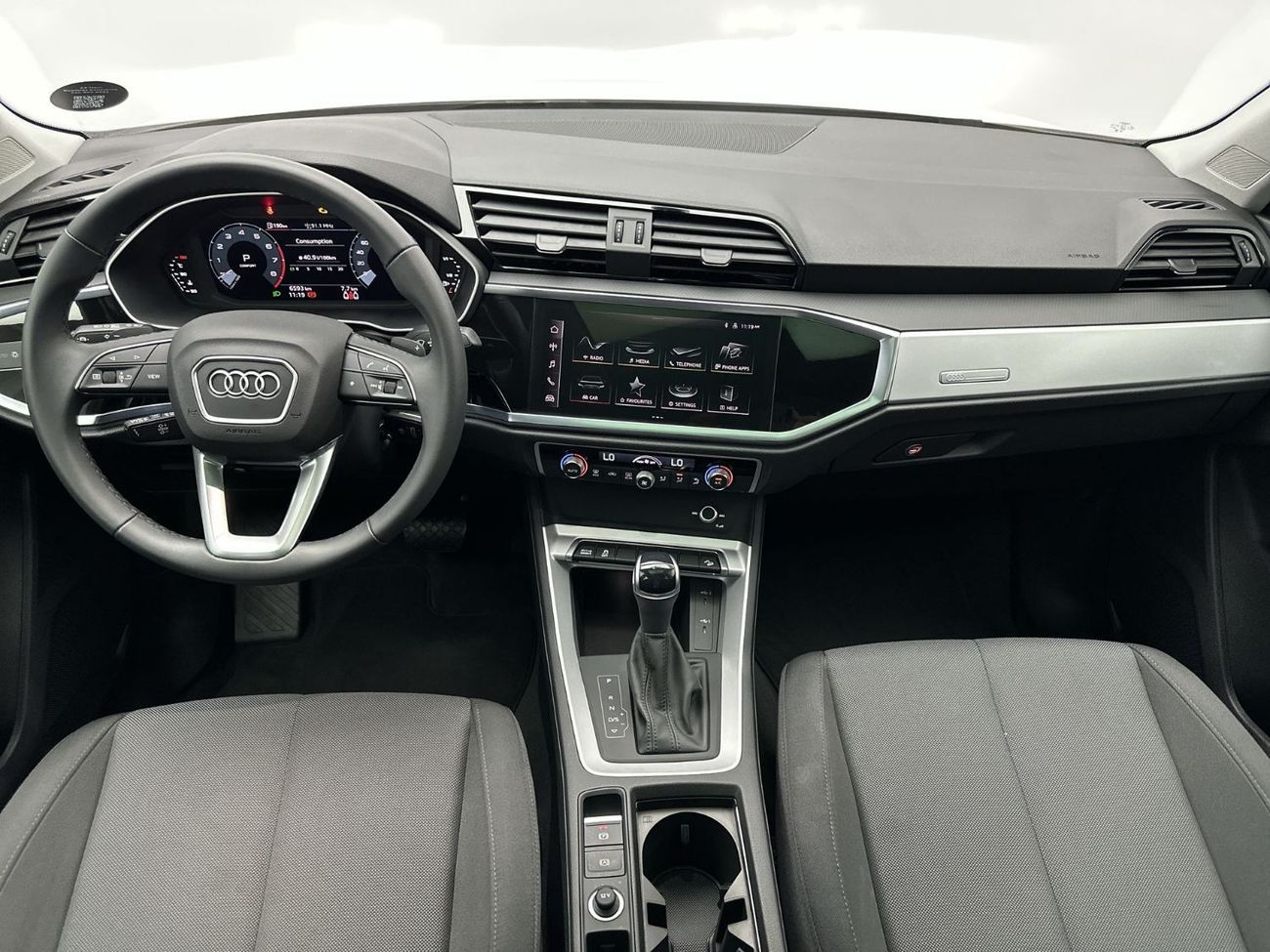 أودي Q3 35 TFSI Advanced 2.0L Advanced 35 TFSI 150hp (Ref# 25892)