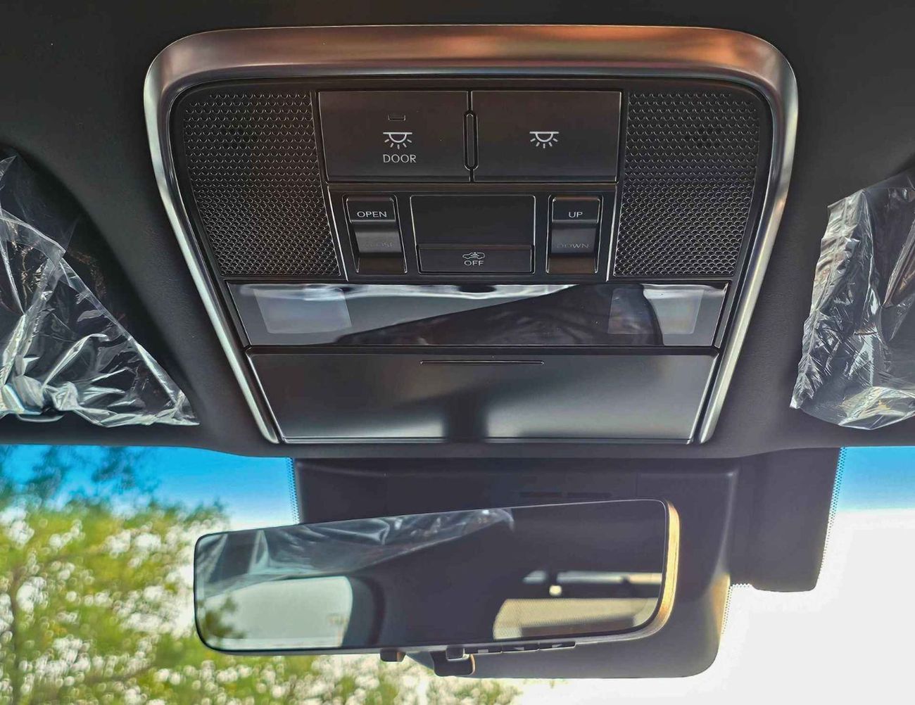 لكزس LX 700h HYBRID URBAN/3.5L PETROL/RADAR/SUNROOF/LEATHER WITH POWER SEATS/FULL OPTION (CODE # LX7HV)