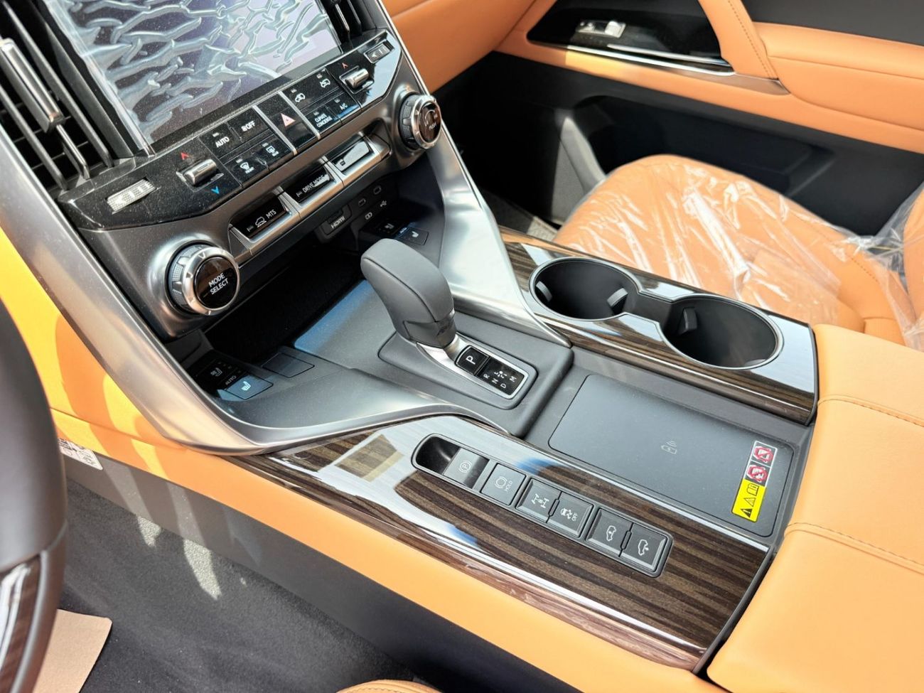 Lexus LX 700h Signature