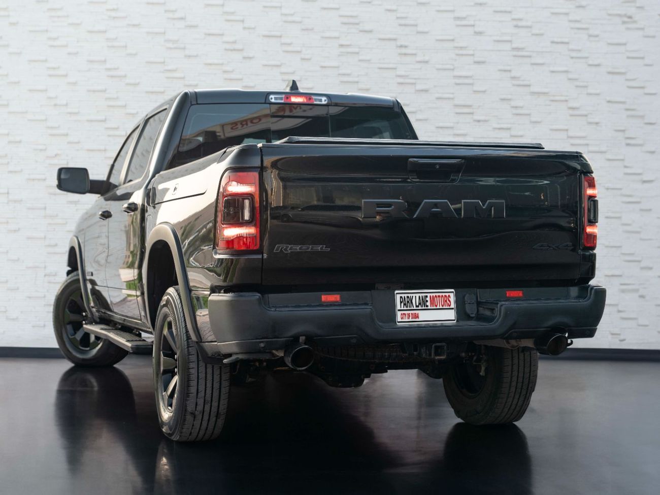 رام 1500 Bighorn Crew Cab 5.7L