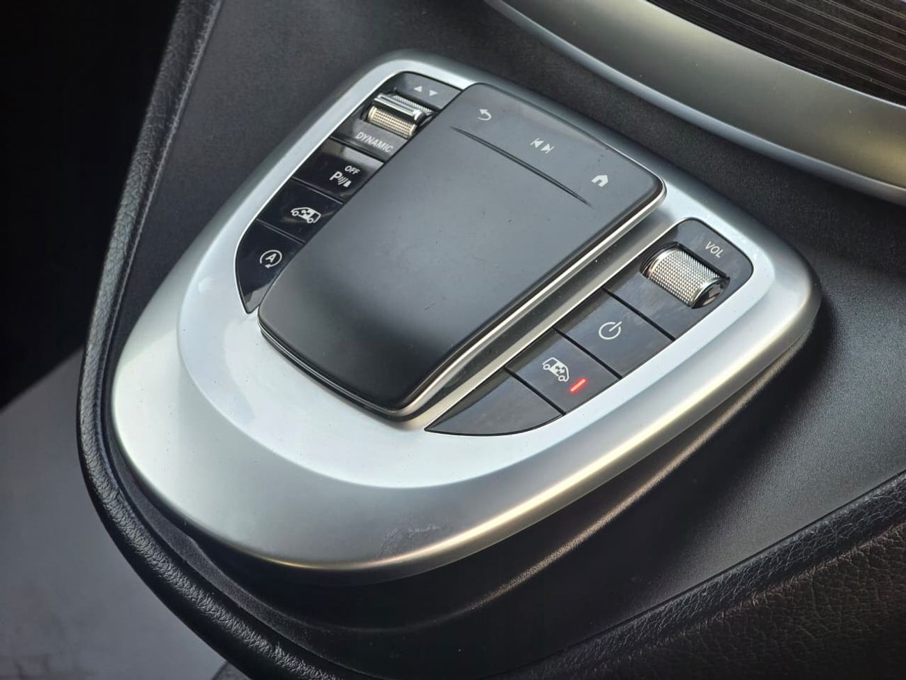 Mercedes-Benz V 250 Std 2.1L MERCEDES V-250 GCC 2021 // ORGINAL PAINT // ACCIDENT FREE // PERFECT CONDITION