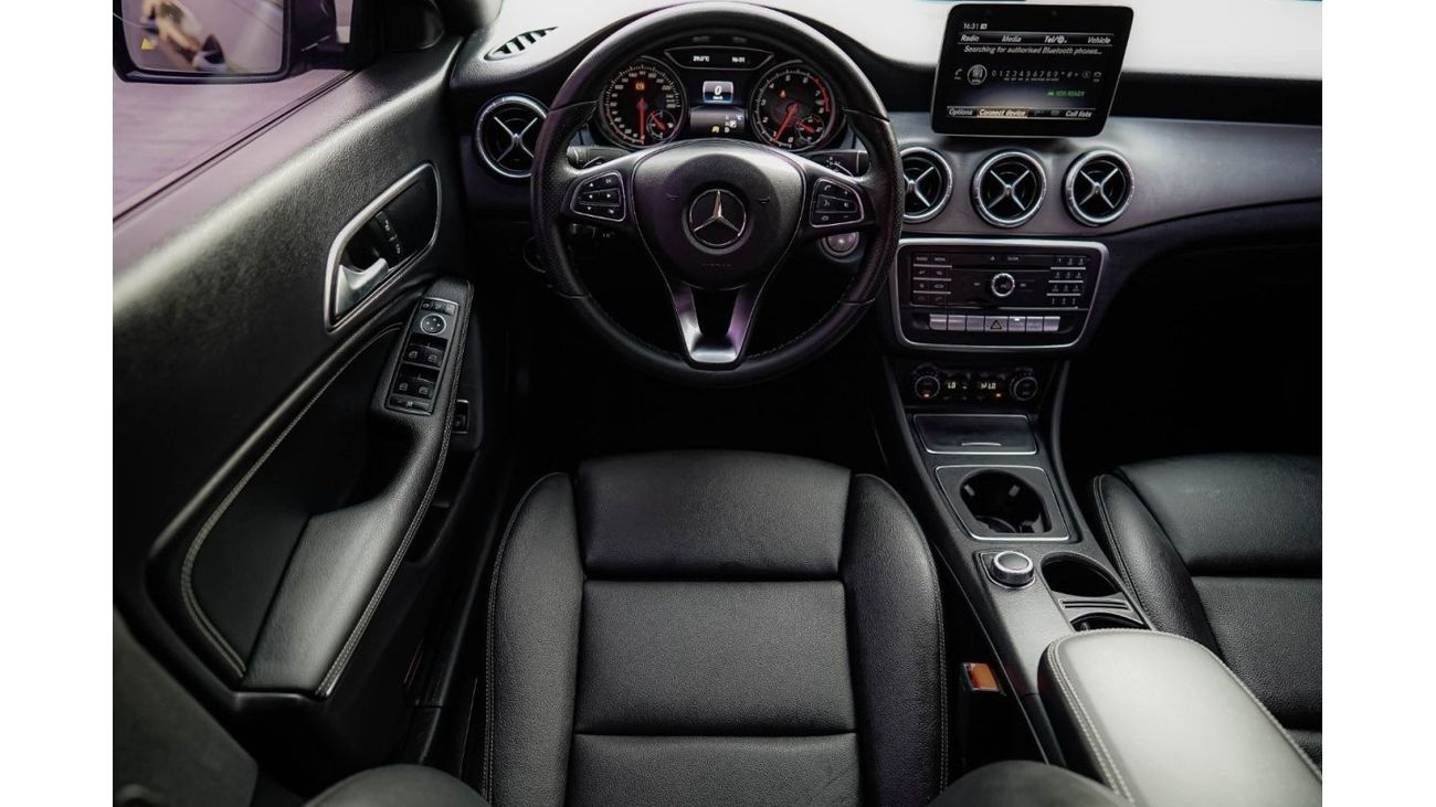 Mercedes-Benz CLA 200