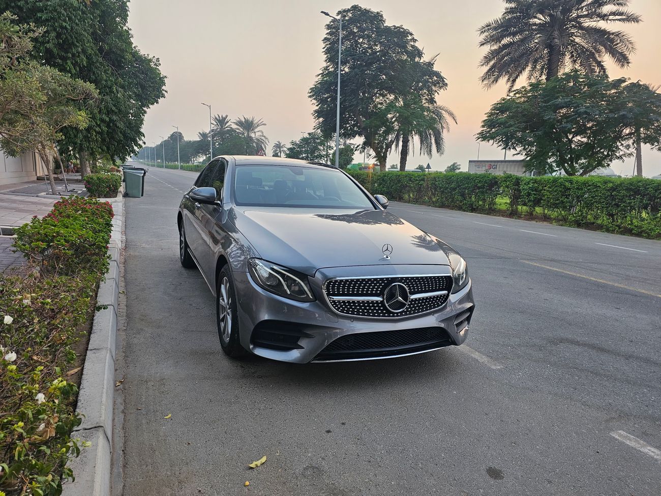 مرسيدس بنز E200