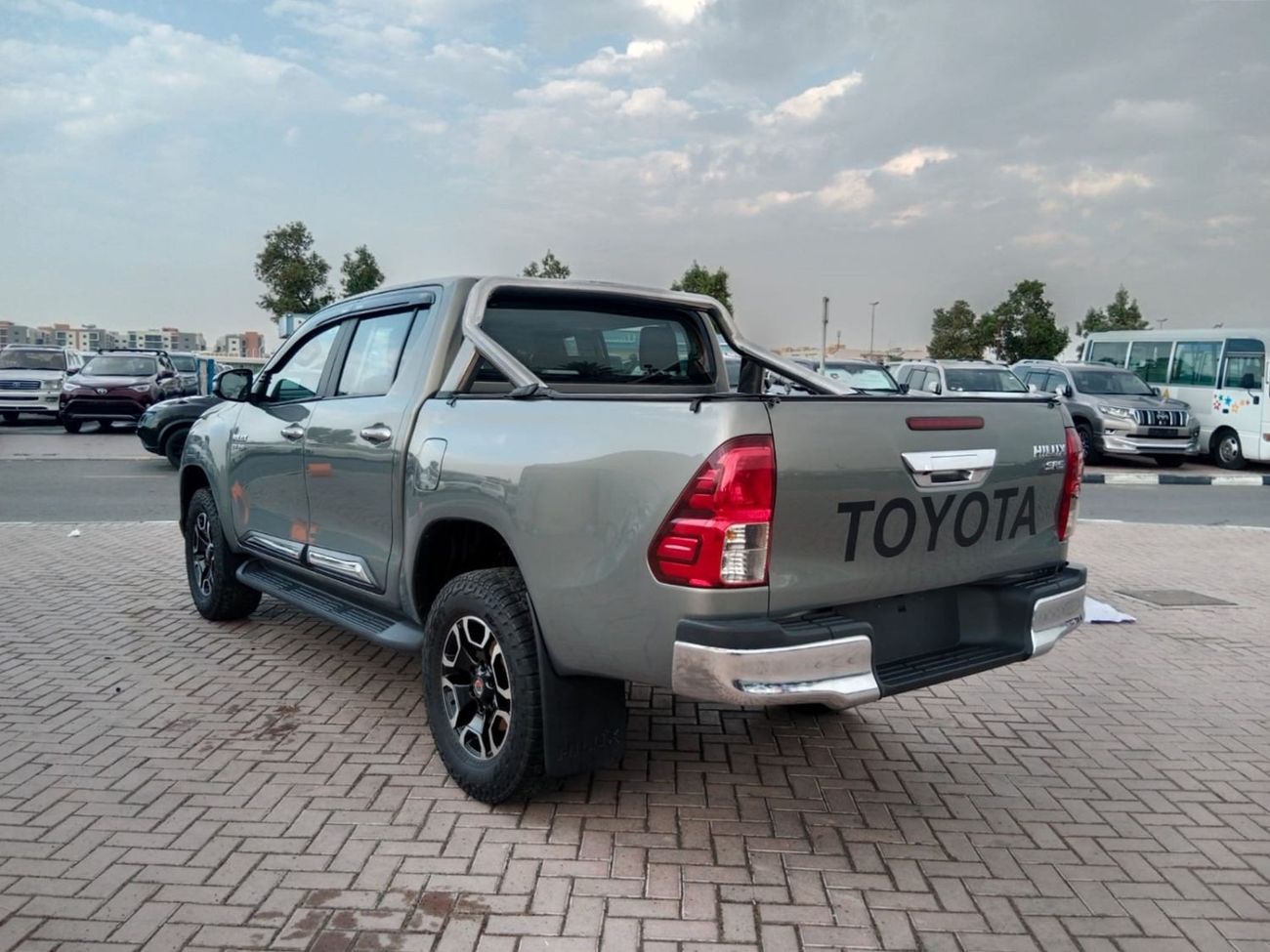 Toyota Hilux TOYOTA HILUX PICK UP RIGHT HAND DRIVE(PM1739)