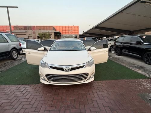 Toyota Avalon LIMITED First Owner Showroom Condition