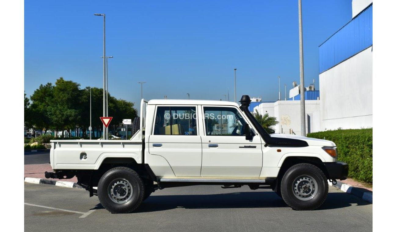 Toyota Land Cruiser Pick Up 79 DOUBLE CAB V8 4.5L TURBO DIESEL 6  SEAT 4WD MANUAL TRANSMISSION