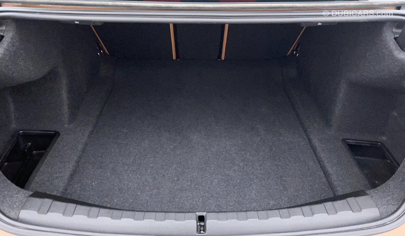 بي أم دبليو 330i 330i 5700