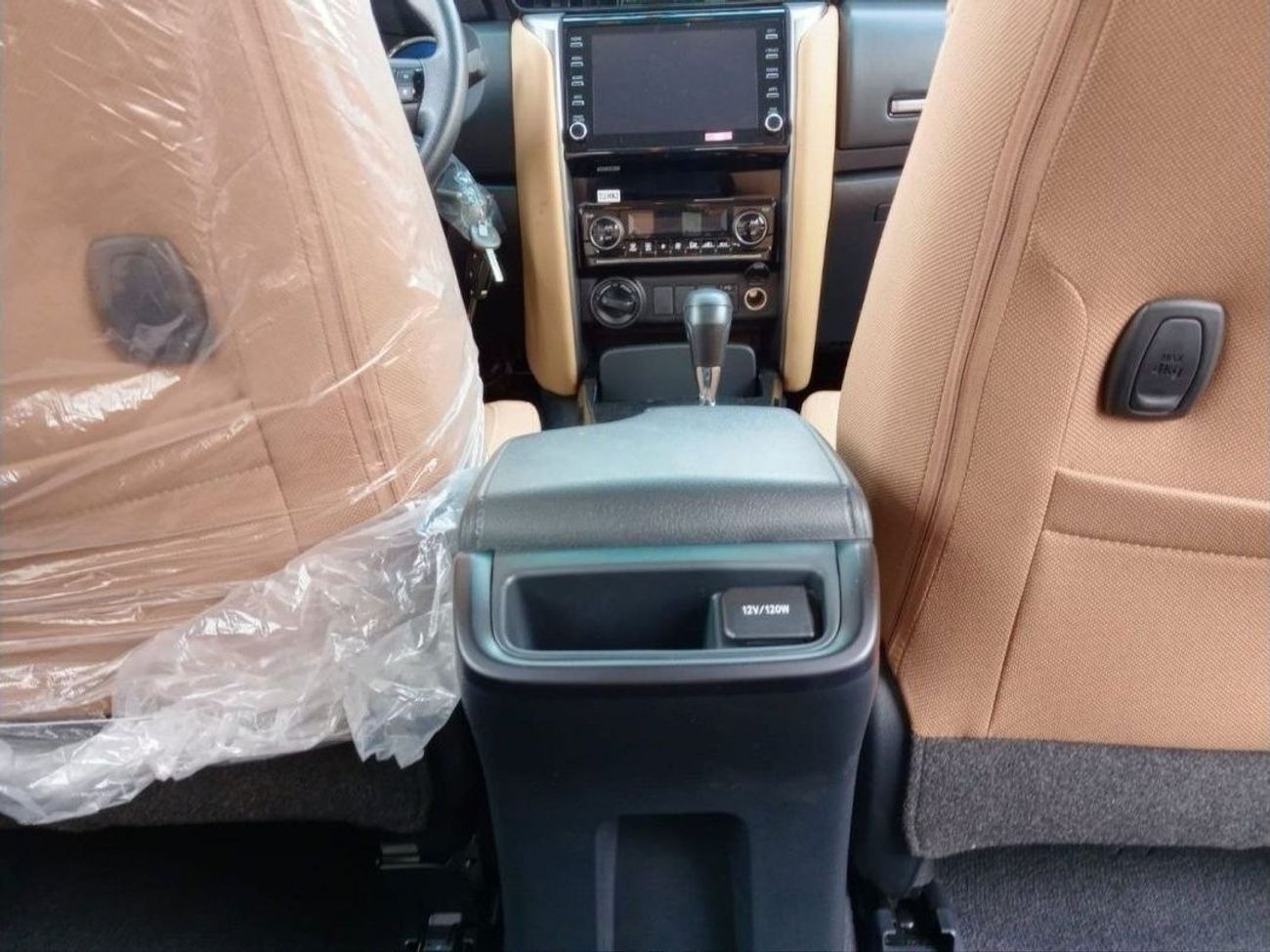 تويوتا فورتونر SR5 2023 A/T 4X4 , V4 2.7L Gasoline suv White color EXPORT ONLY