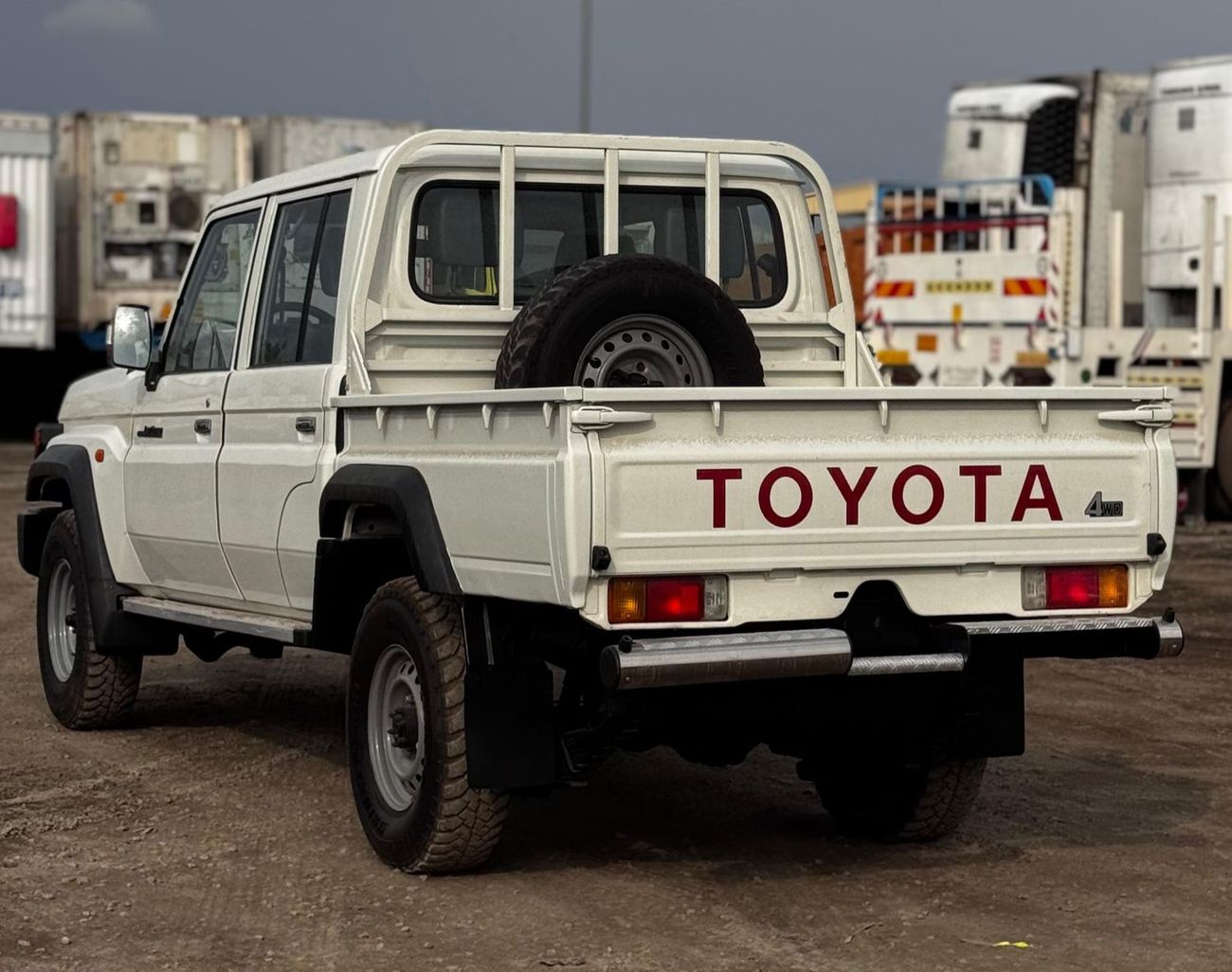 Toyota Land Cruiser Pick Up LC79 Double Cabin LHD 4.2L 1HZ V6 Diesel Engine Manual Gear 4WD 5 Seater 4 Doors
