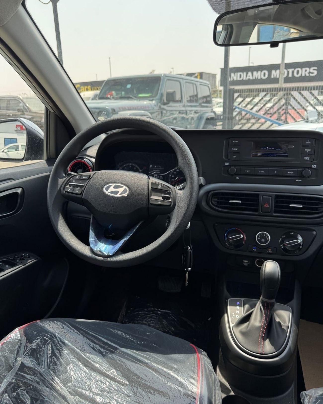 Hyundai Grand i10 SMART GRAND I10 (HATCHBACK ) 1.2L SILVER COLOR - BASIC