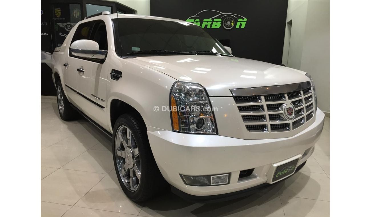 كاديلاك إسكالاد Cadillac Escalade EXT 2012 model done 59000 kms only, gulf specs, under warranty, showroom condition
