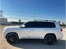 تويوتا لاند كروزر Diesel 4.5 Liter Right Hand Drive SAHARA Sunroof Cool Box Leather Power Seats