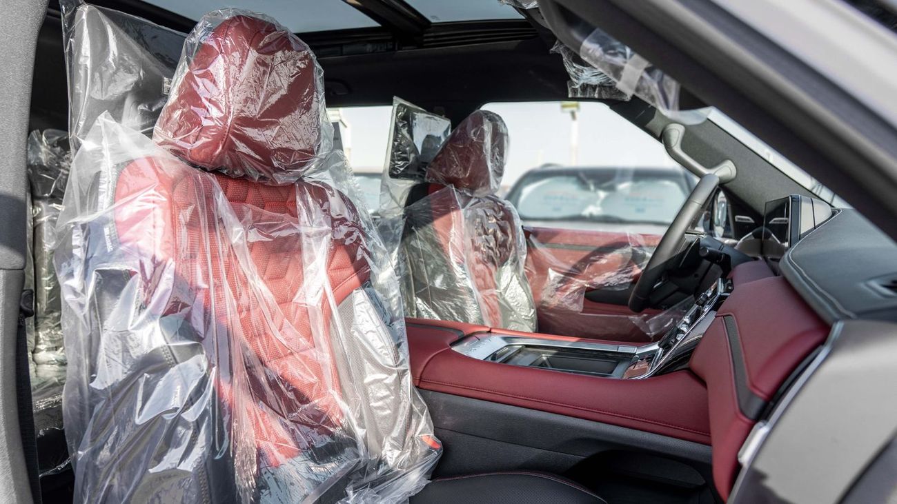 نيسان باترول 2026 Nissan Patrol SE Platinum 3.8L AT Petrol (White-Red) Black Roof (Export Only)