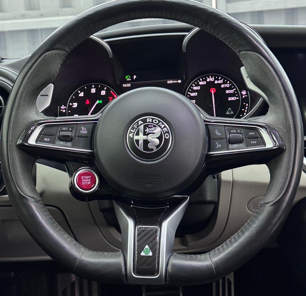 Alfa Romeo Giulia Quadrifoglio 2.9L (510 HP) Alfa Romeo Giulia Quadrifoglio  V6,2.9L (510 HP)