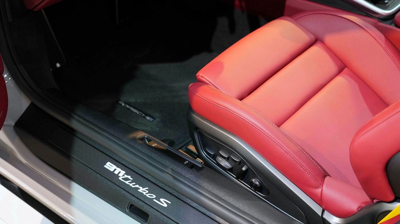 بورش 911 TURBO S CABRIOLET | LIMITED OFFER | FULLY LOADED | BRAND NEW