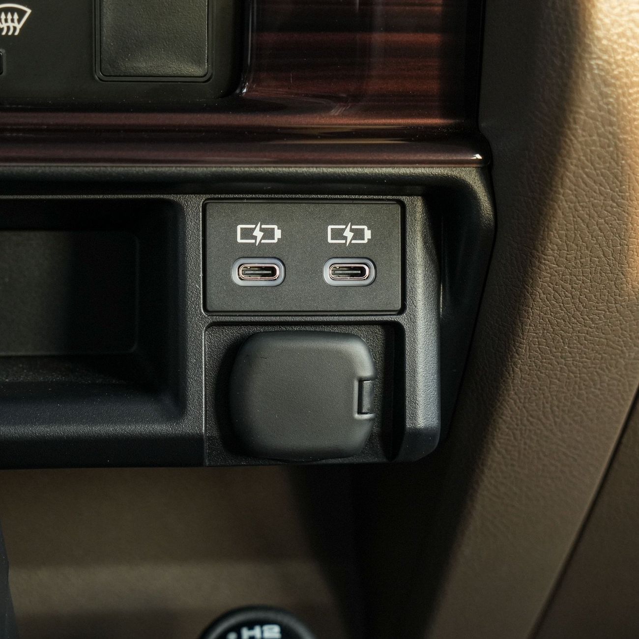 Toyota Land Cruiser 70 LC 76 AT || 4.0 || LXZ || 2026
