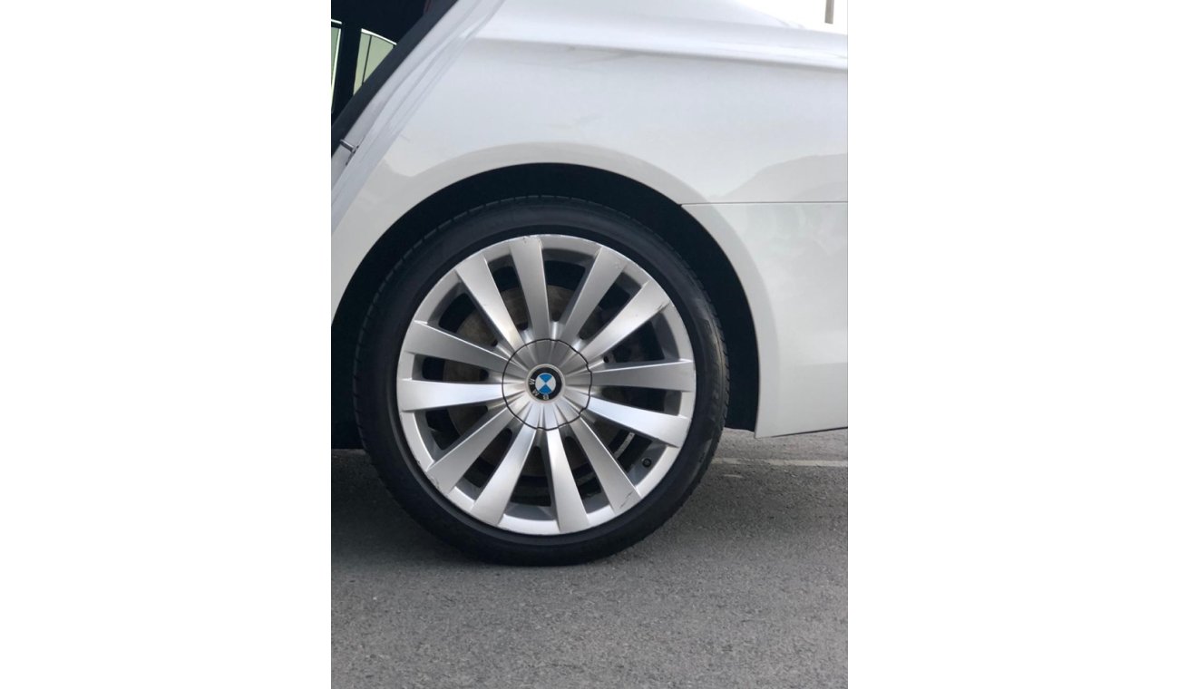 BMW 750Li Bmw 750 model2010 GCC car prefect condition full option low mileage sun roof leather seats back came