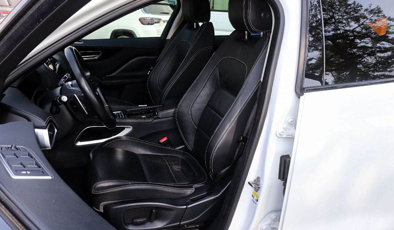 Jaguar F Pace Jaguar F-PACE R-Sport 2.0L Petrol A/T, Model 2018