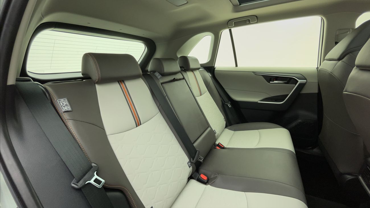 تويوتا راف ٤ ADVENTURE 2.5 | بدون دفعة مقدمة | اختبار القيادة في المنزل