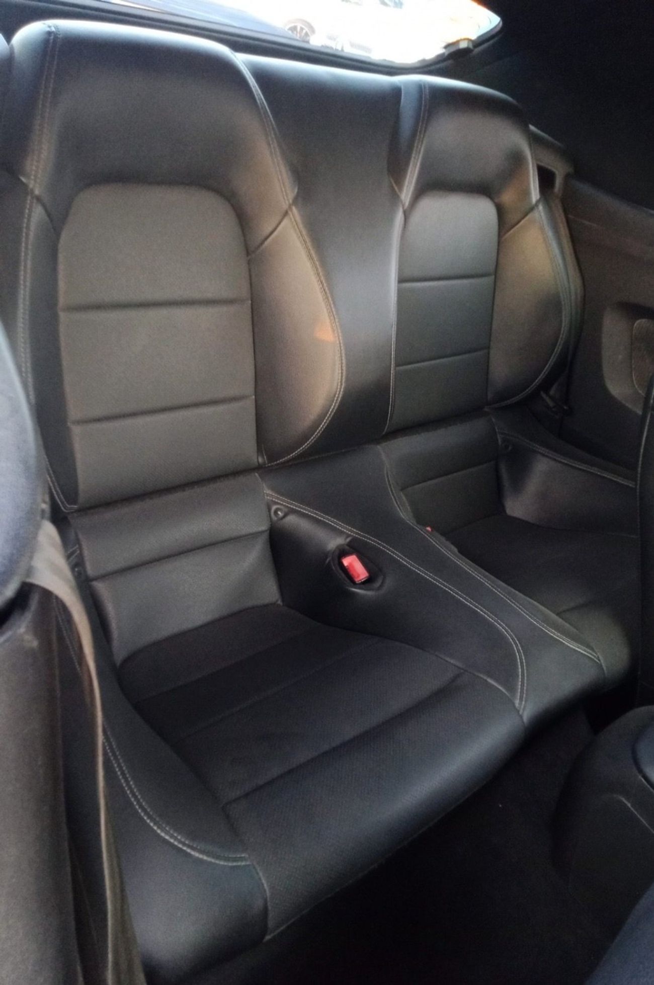 Ford Mustang Ford mustang ecoboost convertible V4  Body kit GT Model 2019 Price: 68000 Dhs Mileage: 44000 Mi Spec