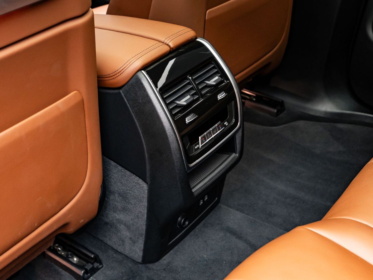 BMW X7 xDriveM60i (6 Seats) 2024 BMW X7 M60i, 4.4 TC V8, 4WD, 530bhp, 8 Speed Auto.