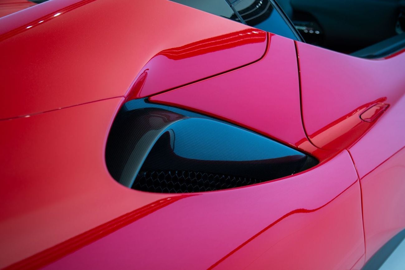 فيراري SF90 ستراديل ASSETTO FIORANO