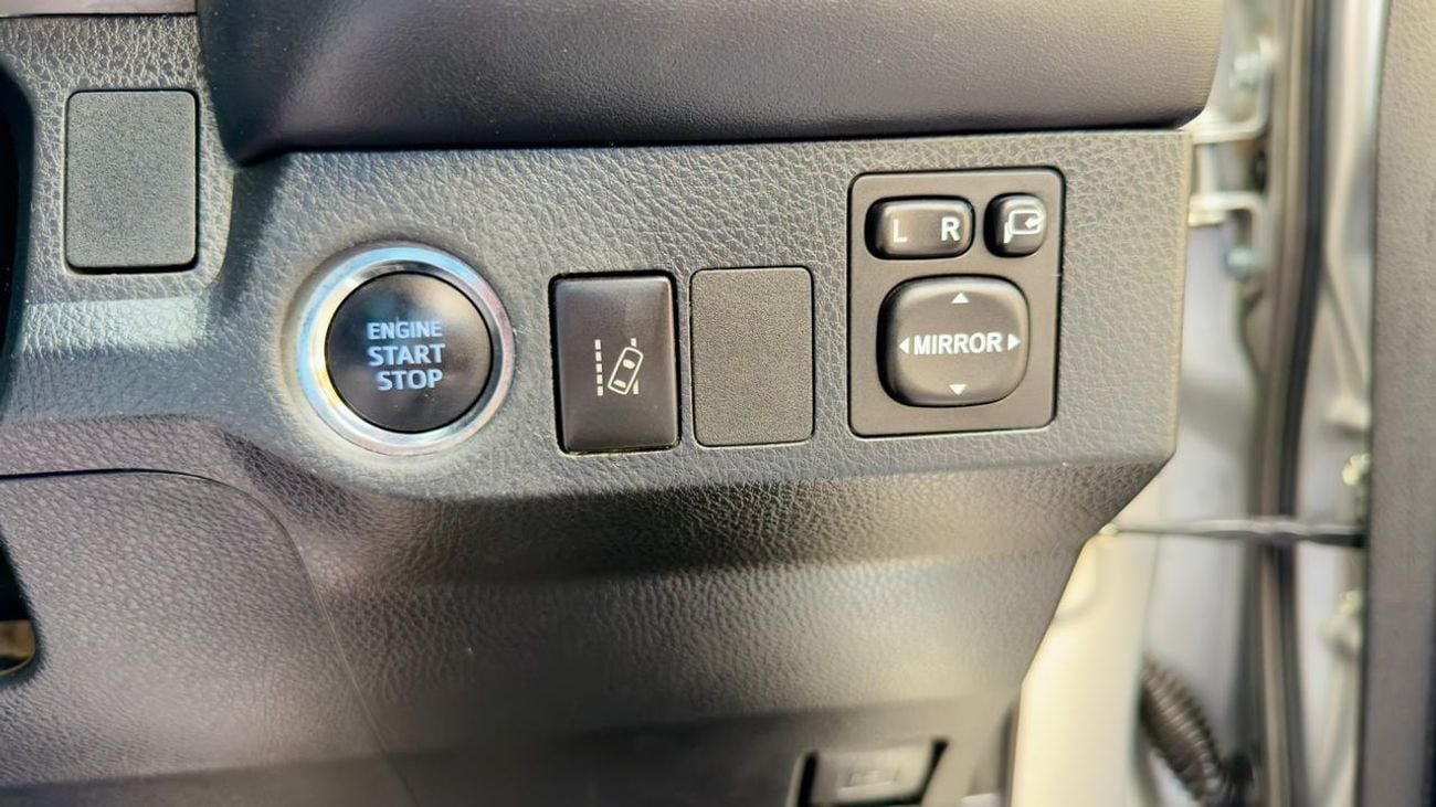 تويوتا راف ٤ -