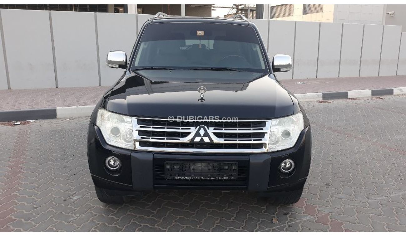 Mitsubishi Pajero 2011 Pajero Gls full options Gulf Specs Clean car