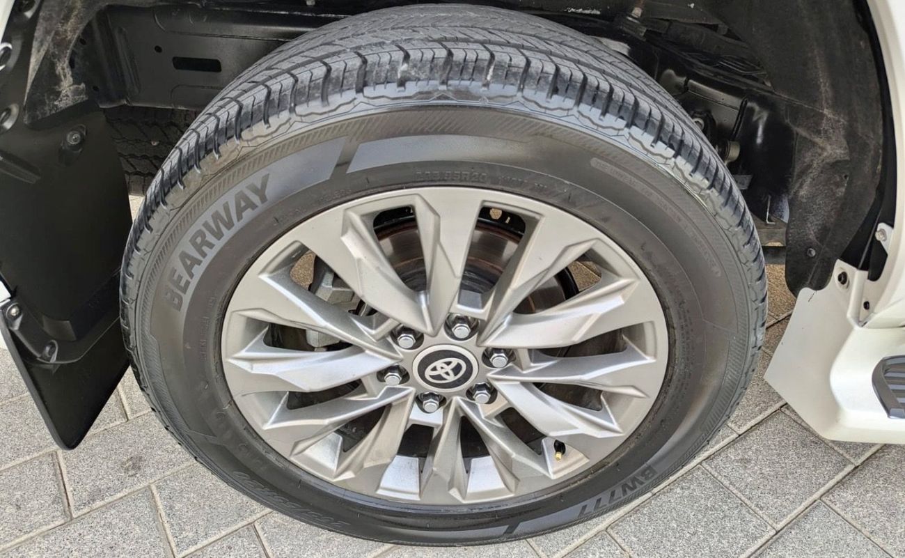 Toyota Land Cruiser GXR