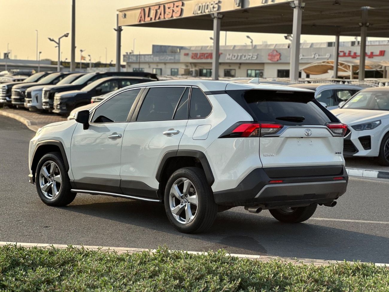 تويوتا راف ٤ premium Japan 360 camera Full Option