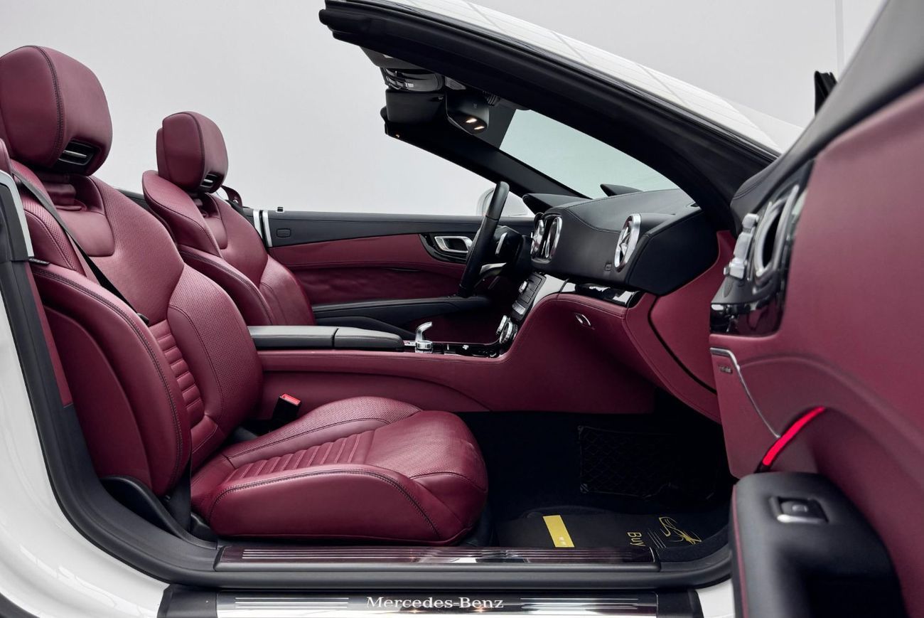 Mercedes-Benz SL 400 Std 3.0L 2018 Mercedes-Benz SL 400 AMG, Service History, Warranty, Excellent Condition, Low Km, GCC