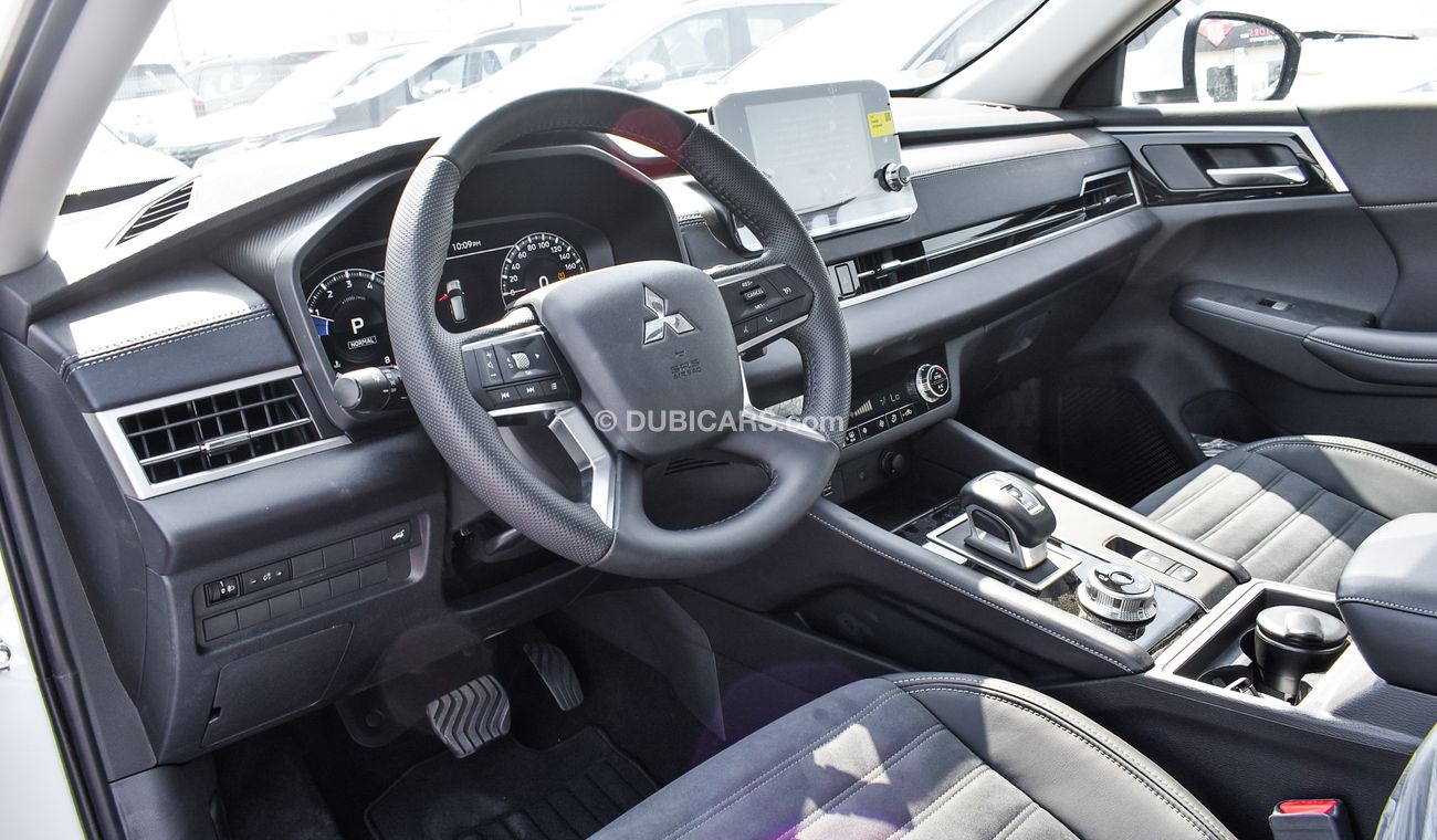 New Mitsubishi Outlander 2.5L 4WD 2023 for sale in Dubai 665714