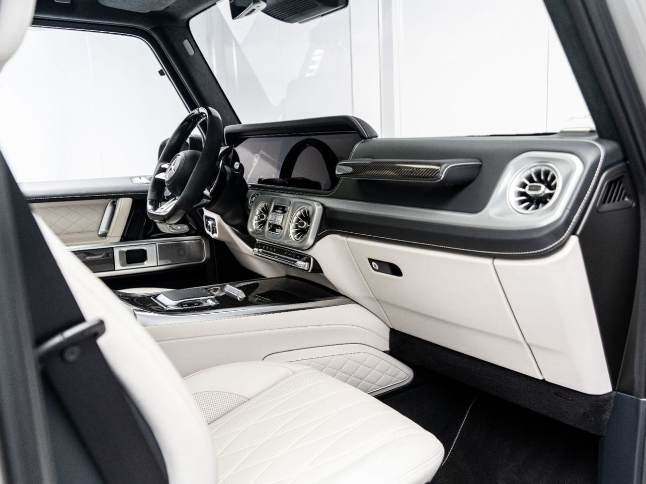 مرسيدس بنز G 63 AMG 4MATIC SUV 2025 Mercedes G63 AMG, 4.0 TC V8, 4WD, 577bhp, 9 Speed Auto