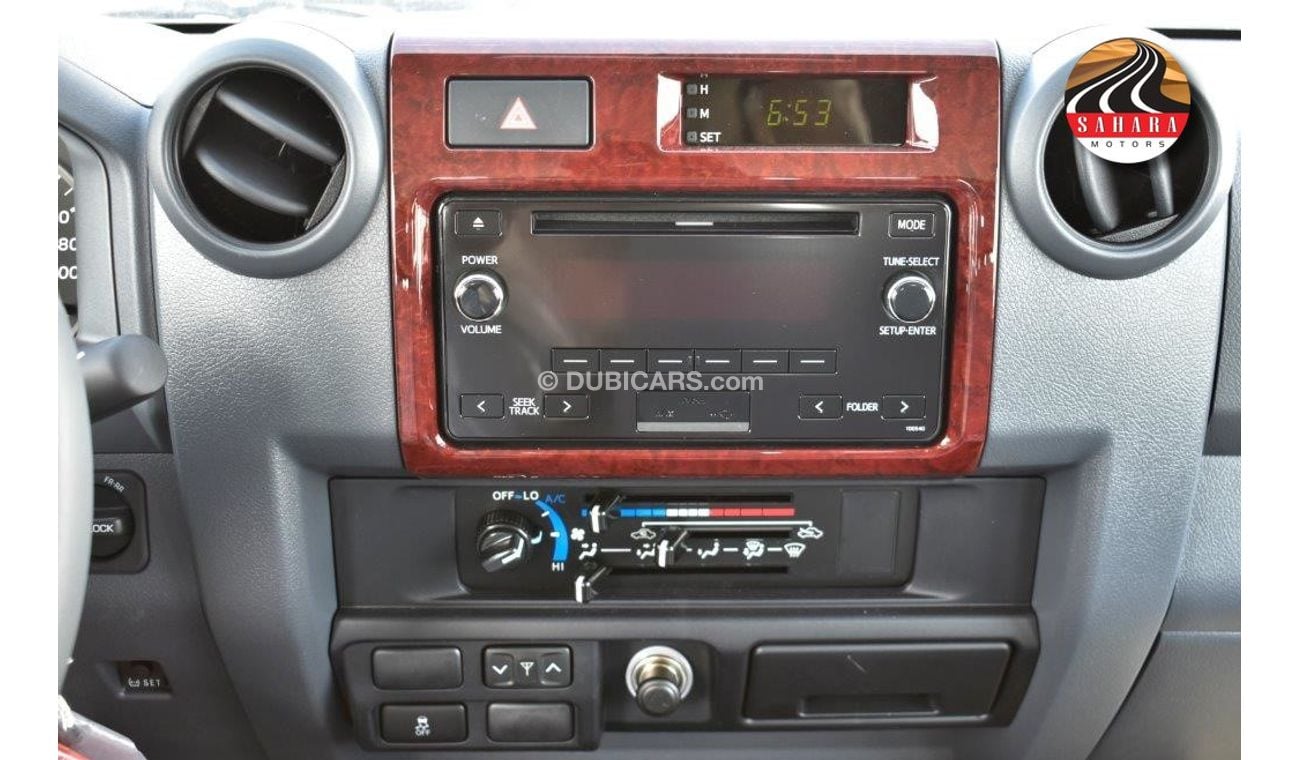 Toyota Land Cruiser Pick Up 79 DOUBLE CABIN PICKUP DLX V8 4.5L DIESEL MT