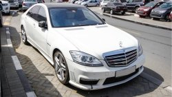 مرسيدس بنز S 500 As is where is left hand drive parked for 2 years not use Perfect inside and out side low km as is w